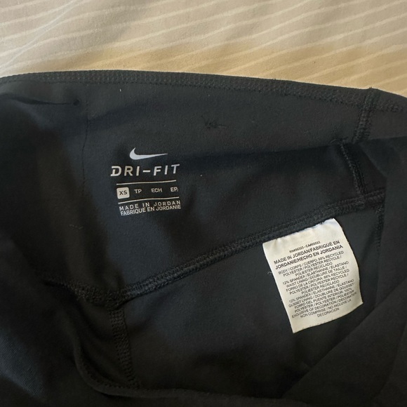 Nike Dri-Fit women’s leggings - Picture 2 of 3